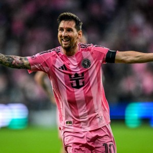 开云下载-29/903，奥莱报：梅西生涯29次头球破门，在巴黎无头球